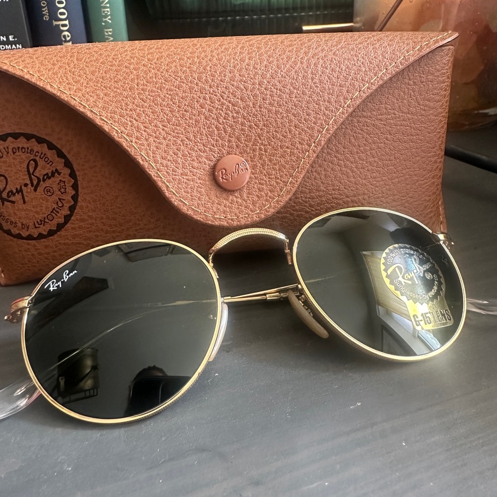 Ray-Ban sunglasses - Picture 2 of 2
